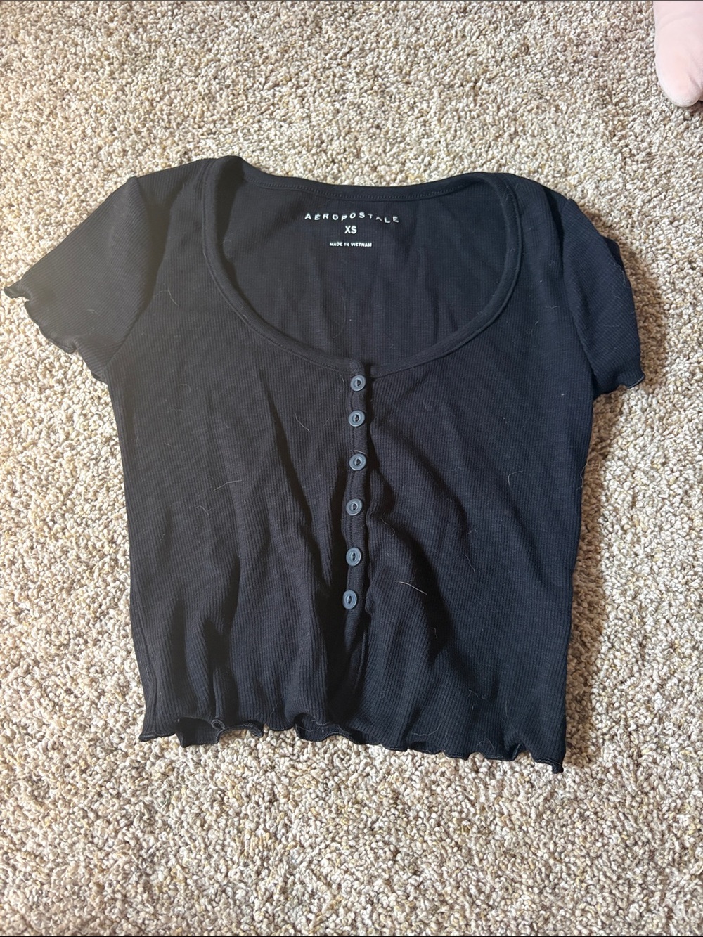 Aeropostale Black Short-Sleeve Ribbed Button Crop Top
